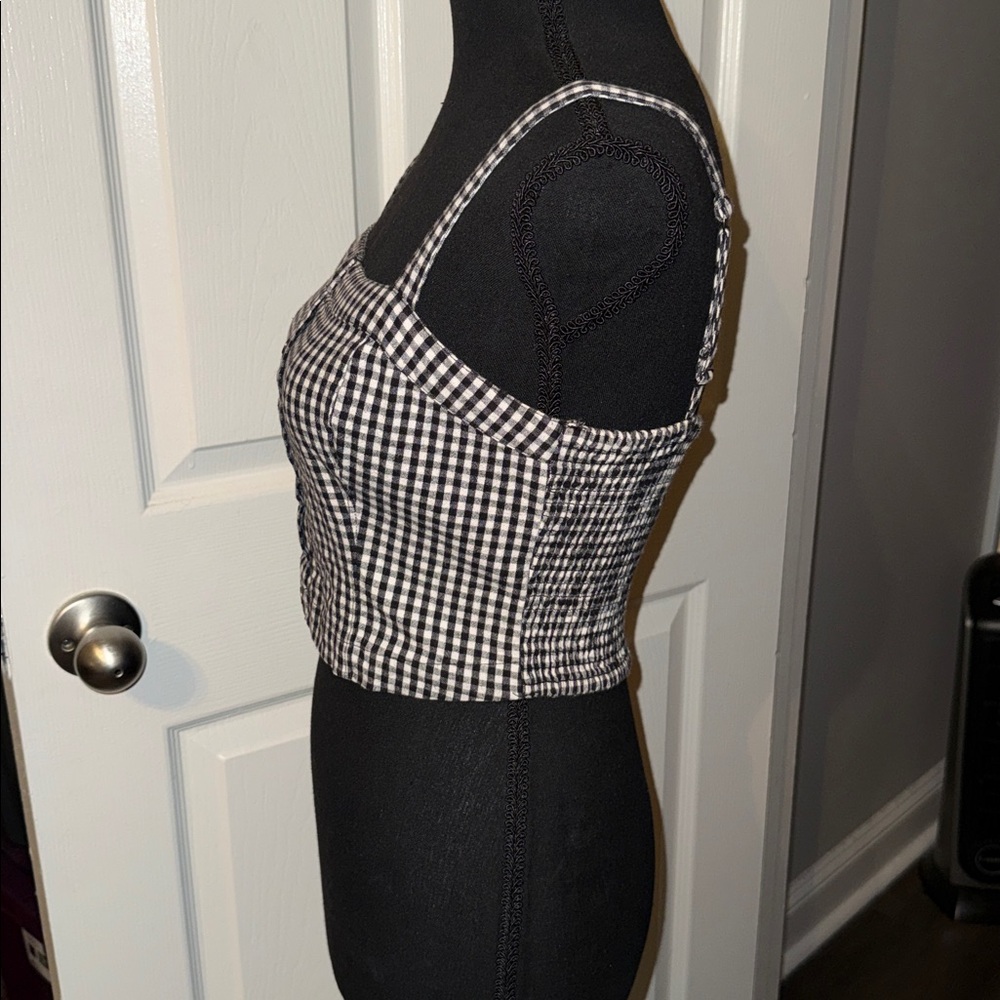 🖤HOLLISTER BLK/WHT GINGHAM CROPPED TANK TOP SIZE S🖤 - Picture 3 of 7